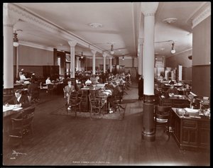 Vista interior de um piso de escritório aberto em Perkins, Goodwin und Co. em 72 5th Avenue, Nova York, c.1905 (impressão de gelatina de prata)
